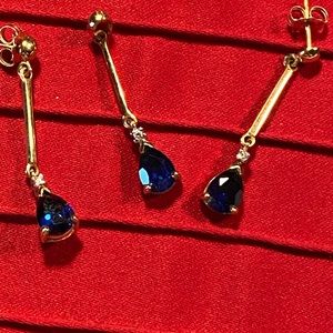Diamond and sapphire earrings and pendant set